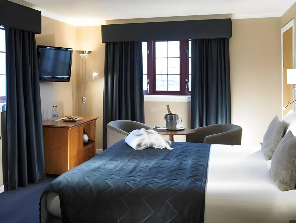 Stirling Highland Hotel- Part of the Cairn Collection