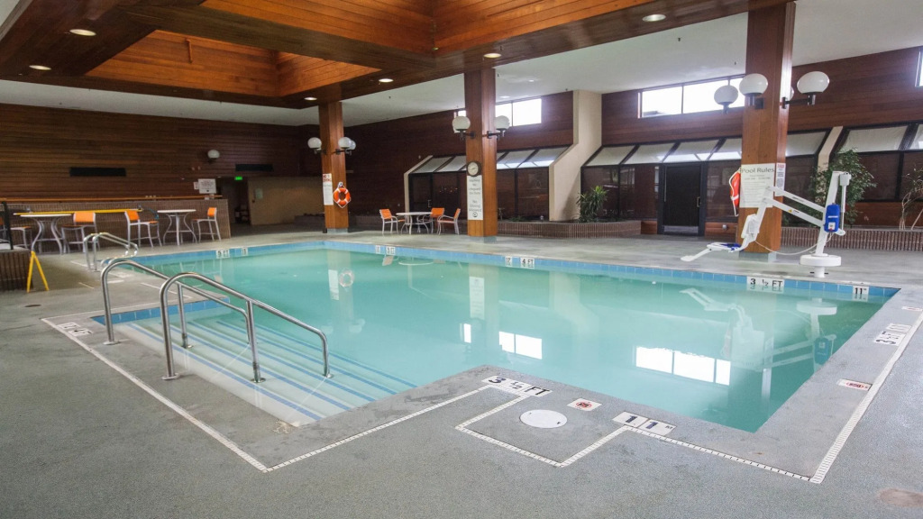 Cortina Inn
