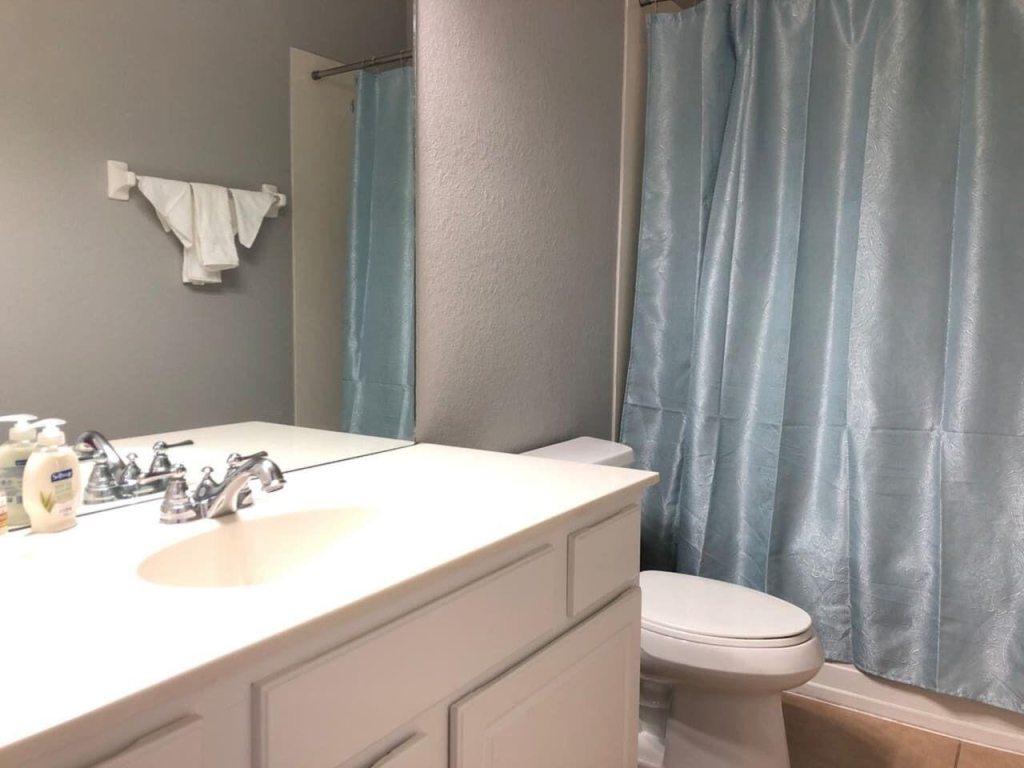 3 Br Home Kitchen Sleeps 8