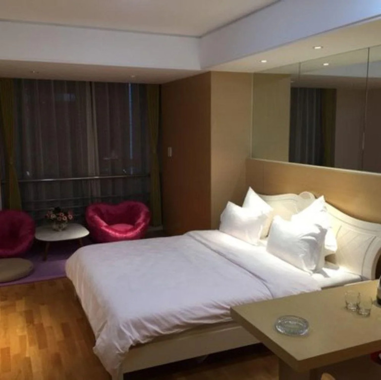 V Mei Boutique Aparthotel