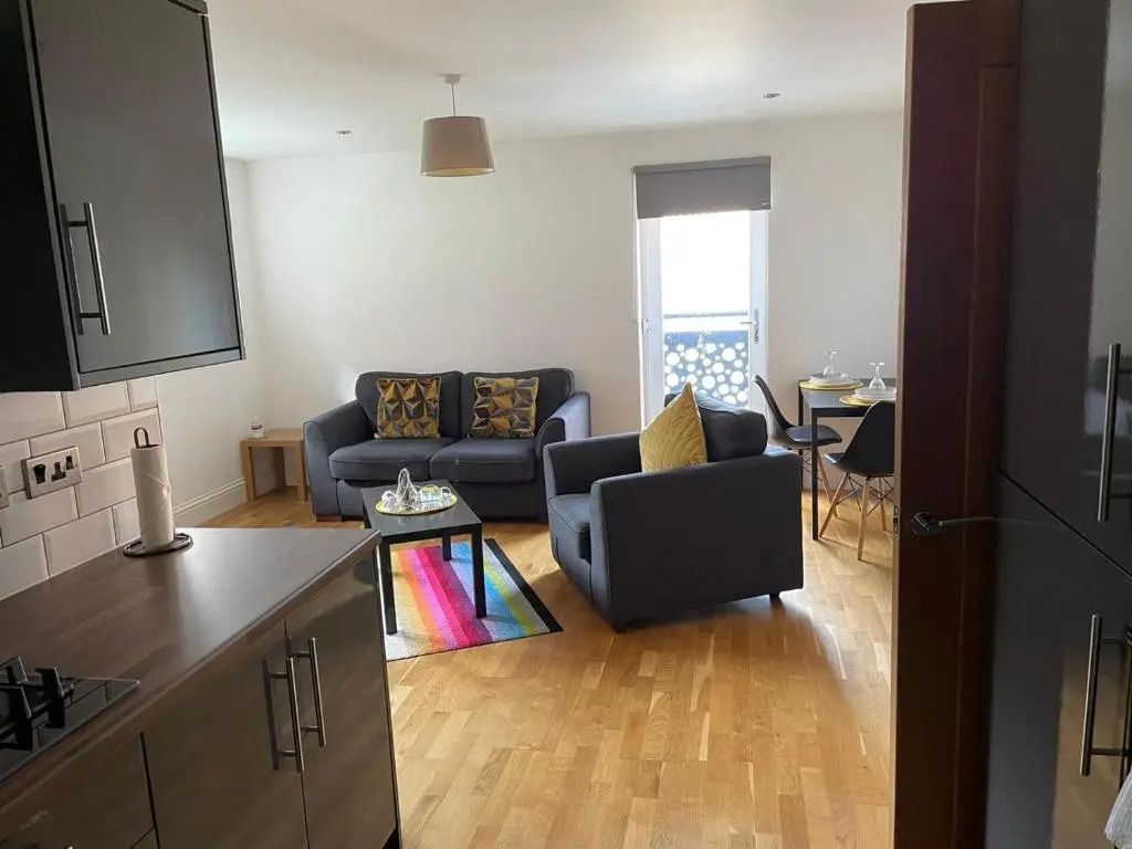 Best Priced Apartment In Hull 3