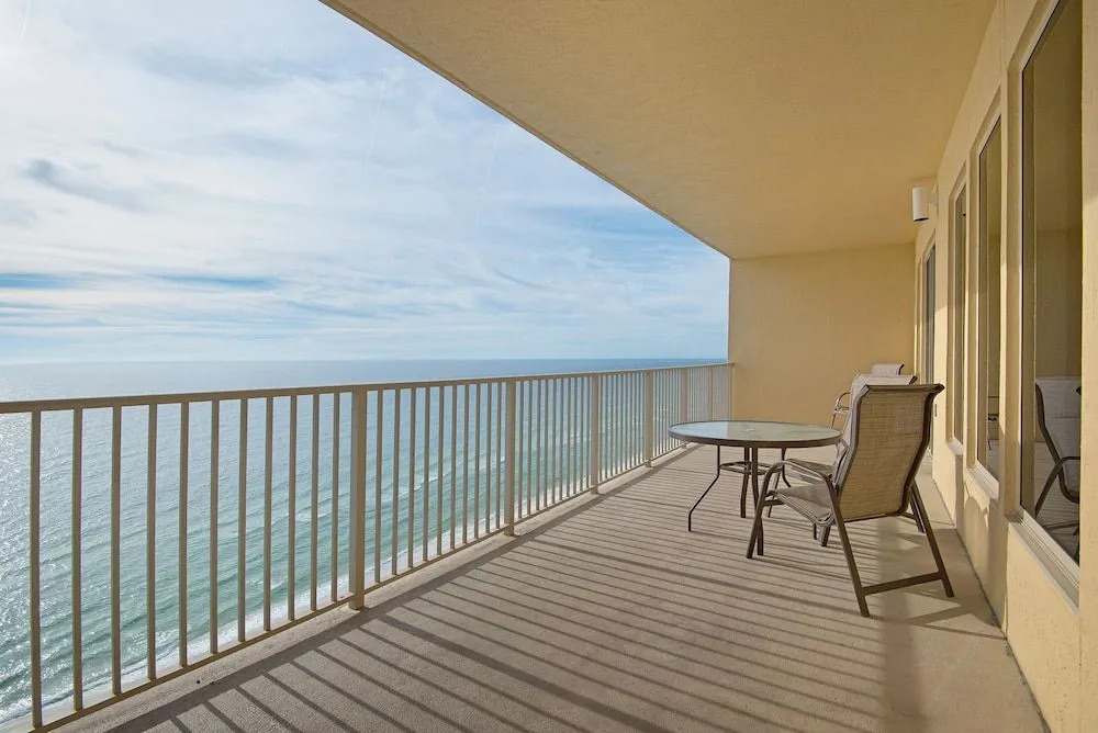 Spectacular Gulf front Condo with Beach and Picnic Area Access - Unit 1406 by RedAwning