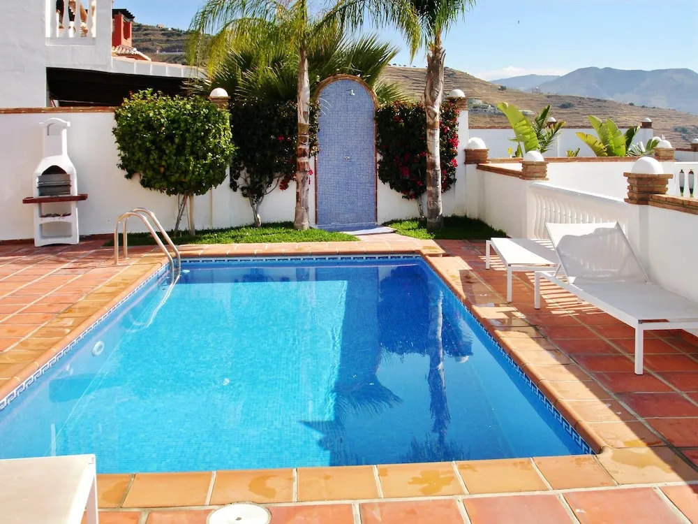 House With 4 Bedrooms in Almuñécar, With Wonderful sea View, Private P