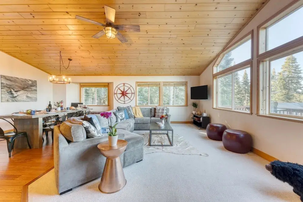 Golden Summit by Avantstay Stunning Secluded Cabin w/ Access to Tahoe Donner