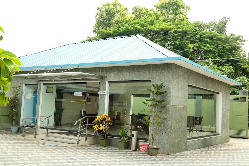 Super Collection O Kalady Near Airport