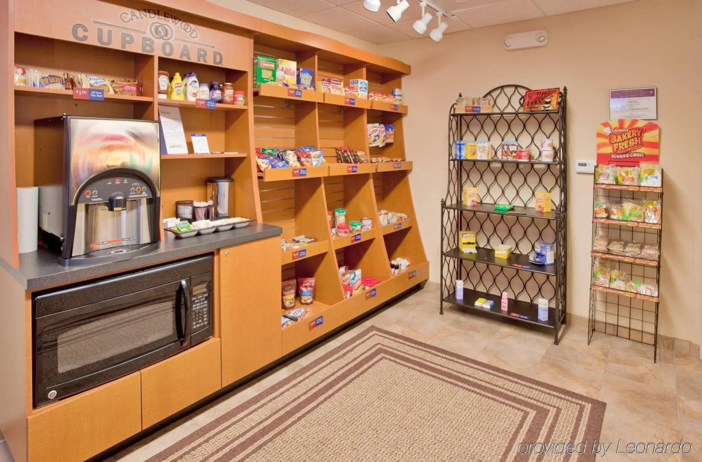 Candlewood Suites Kansas City Airport