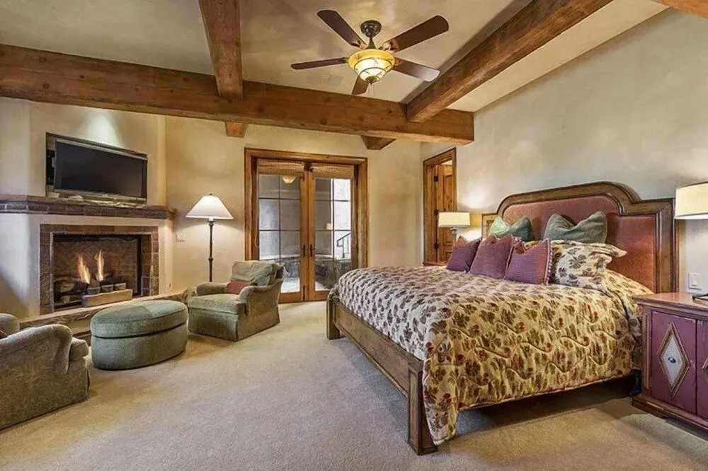 Snowmass Pine Crest