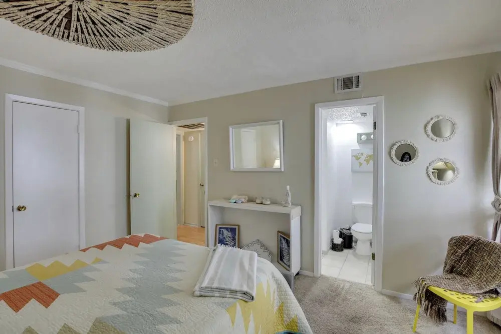 Dallas Condo w/ Pool Access - Walk to Knox Street!