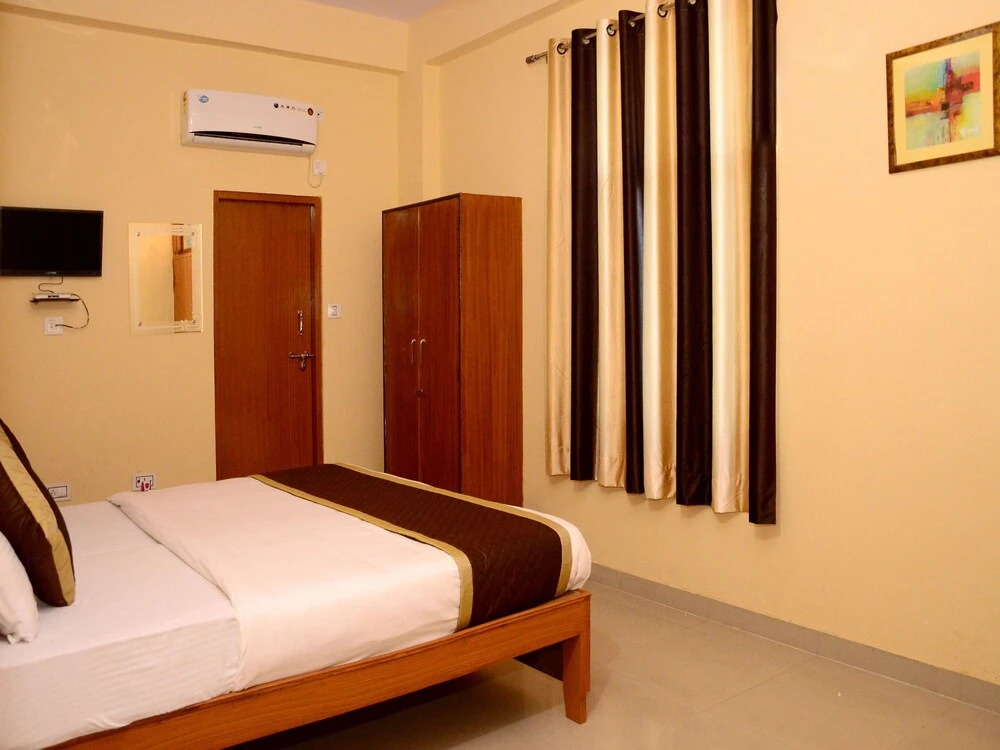 OYO 4202 Hotel T24