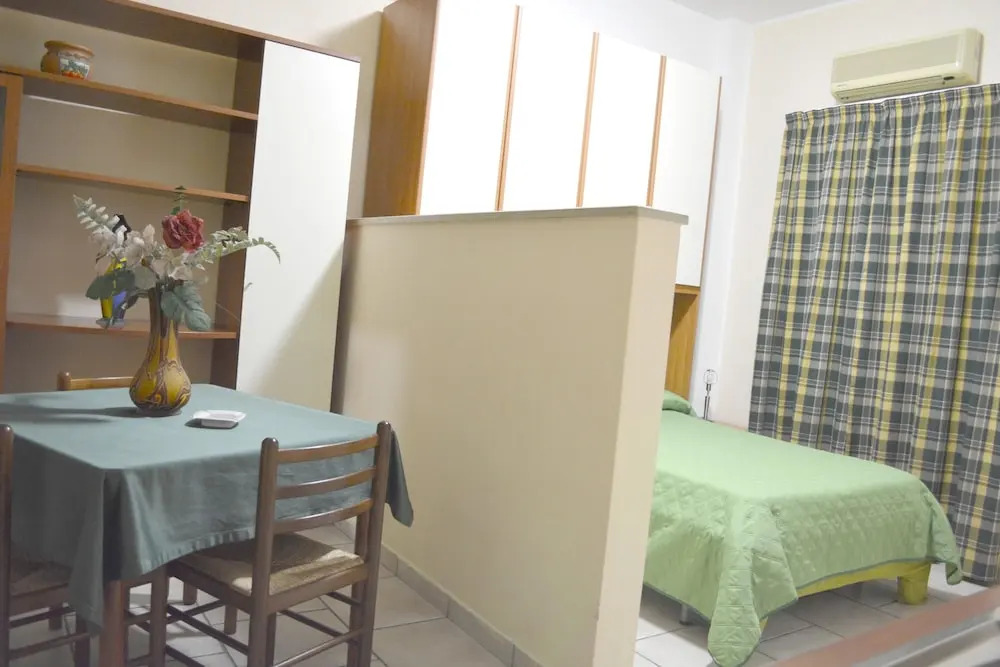 Studio in Reggio di Calabria - 2 km From the Beach