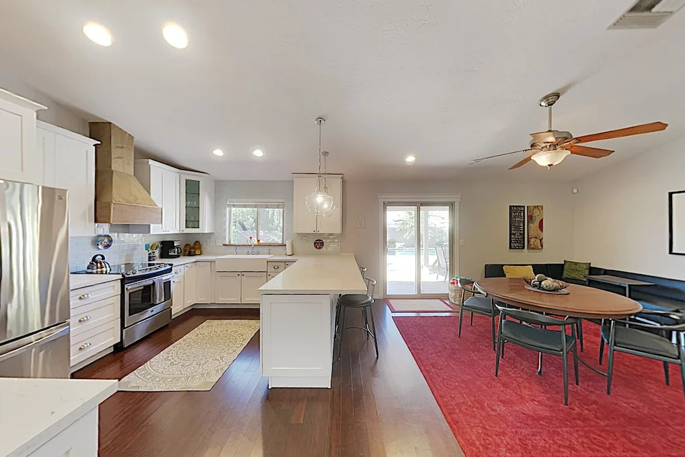 Chic Home in Heart of Central Scottsdale W/ Pool Home