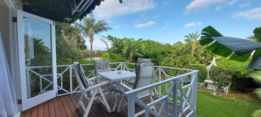 Room in Apartment - The Garden Apartment - Roosboom Luxury Facilities in Somerset West, 2 Guests