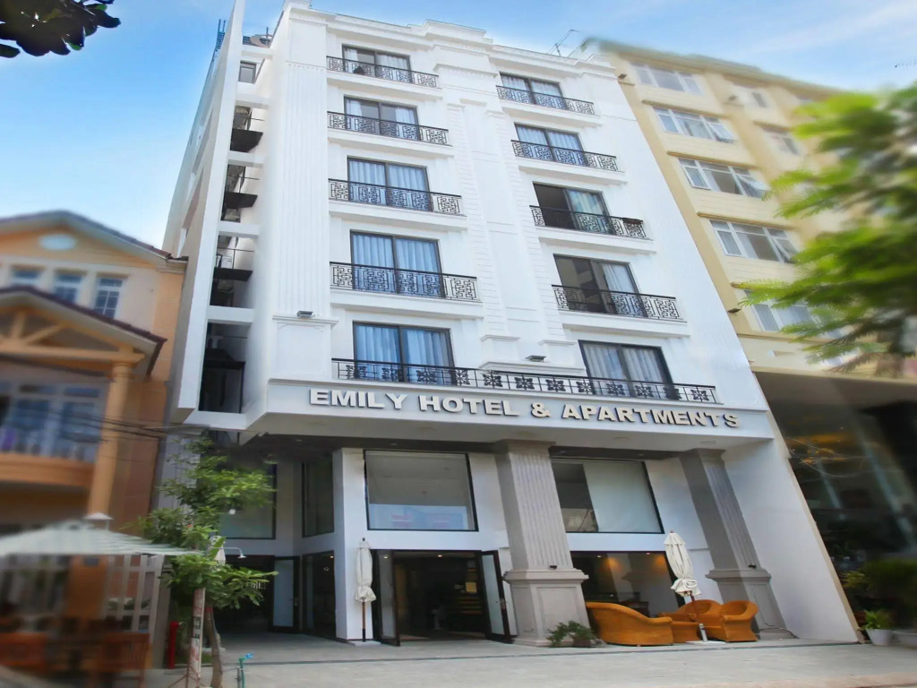 Emily and Apartment