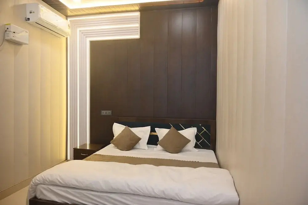 Hotel Narayan Niwas