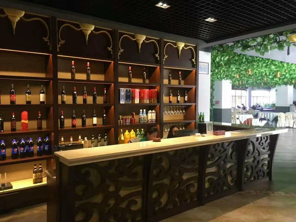 Yingjiang River Bian Chui Hotel