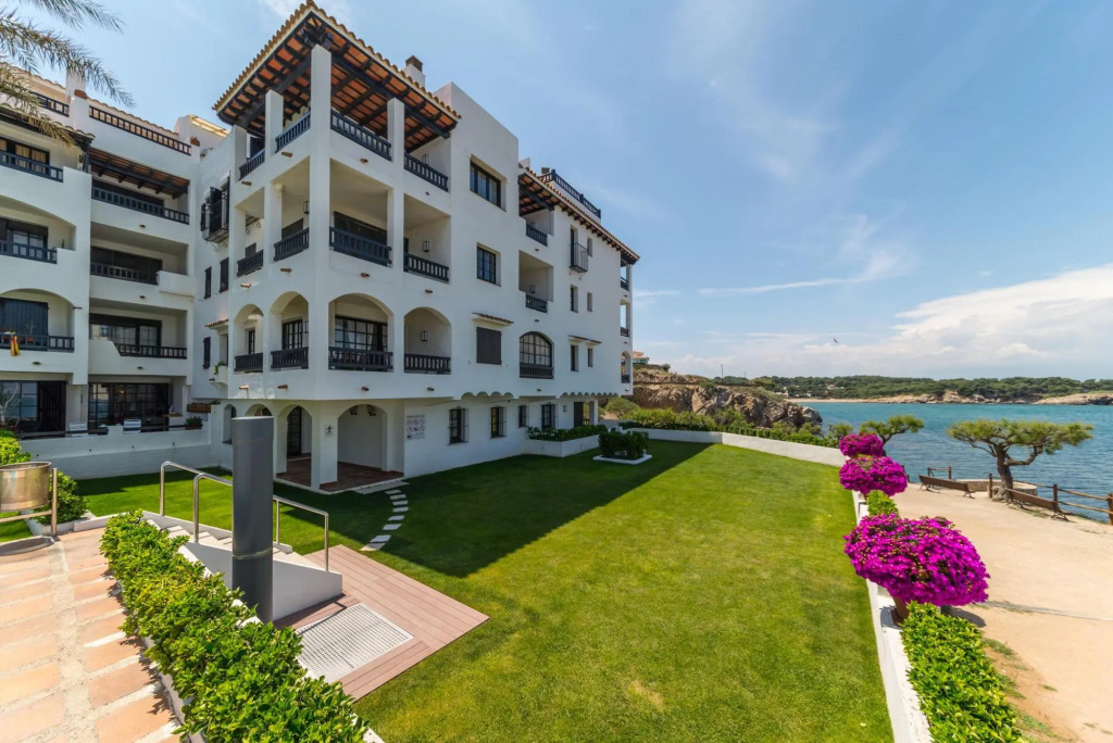 Laia in L'Escala with 2 bedrooms and 1 bathrooms