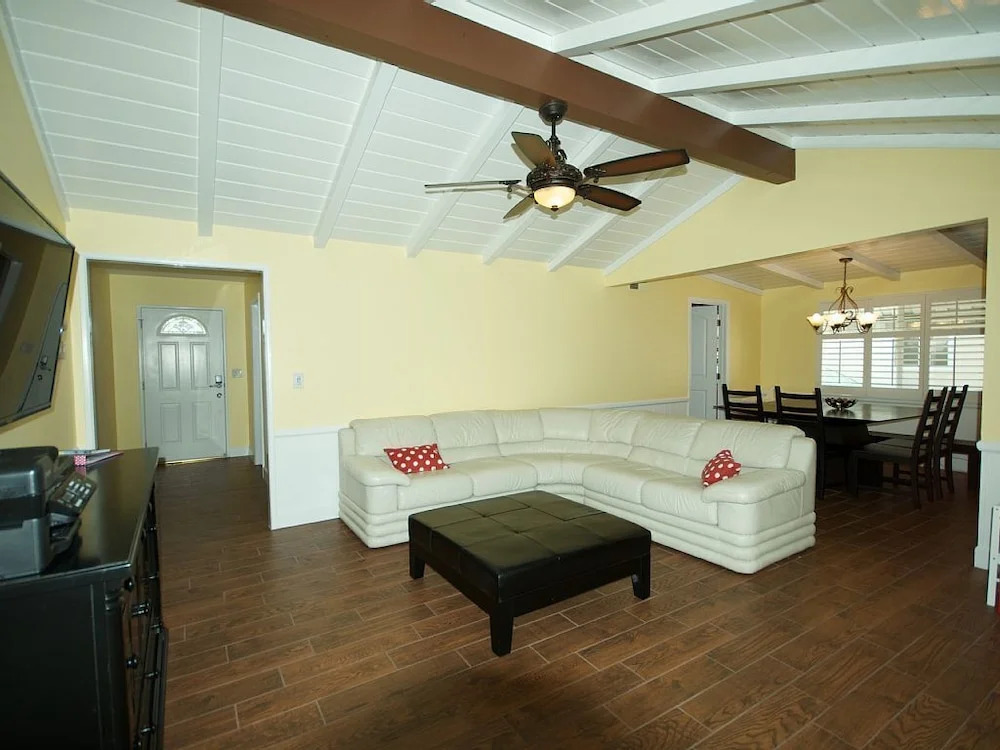 Minnie's - 6 Br Home