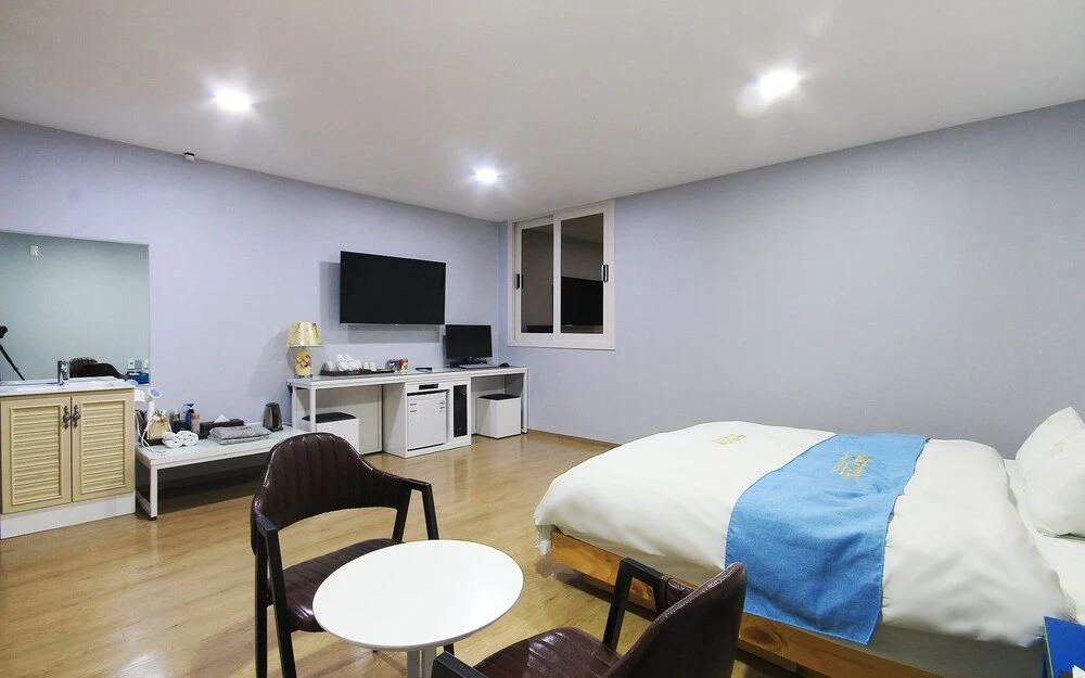 Yeosu San Self Check-in Hotel