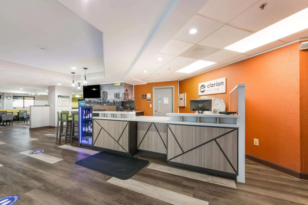 Clarion Pointe Greensboro Airport