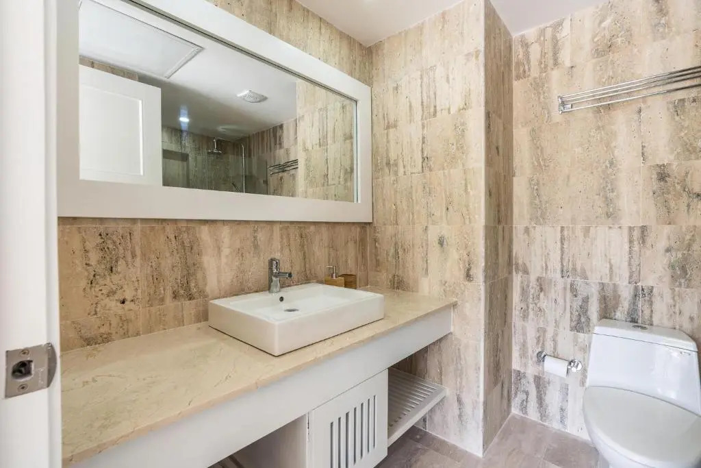 Newly Added El Portillo 2BR Apt