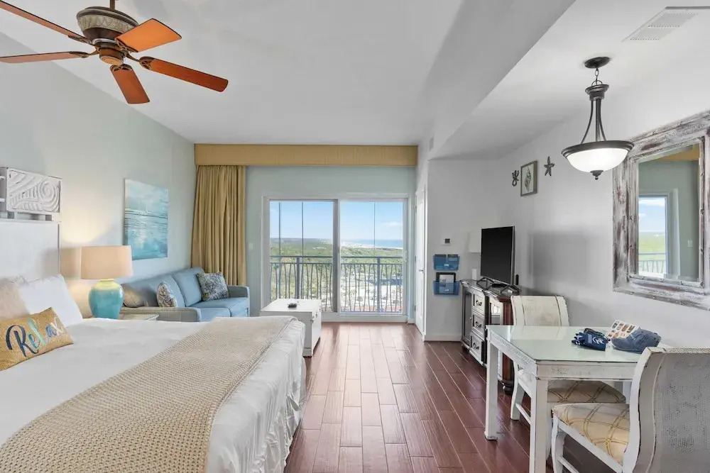 Miramar Beach Studio w/ Pool, Tennis & Walk to Beach Luau Eastern Sky