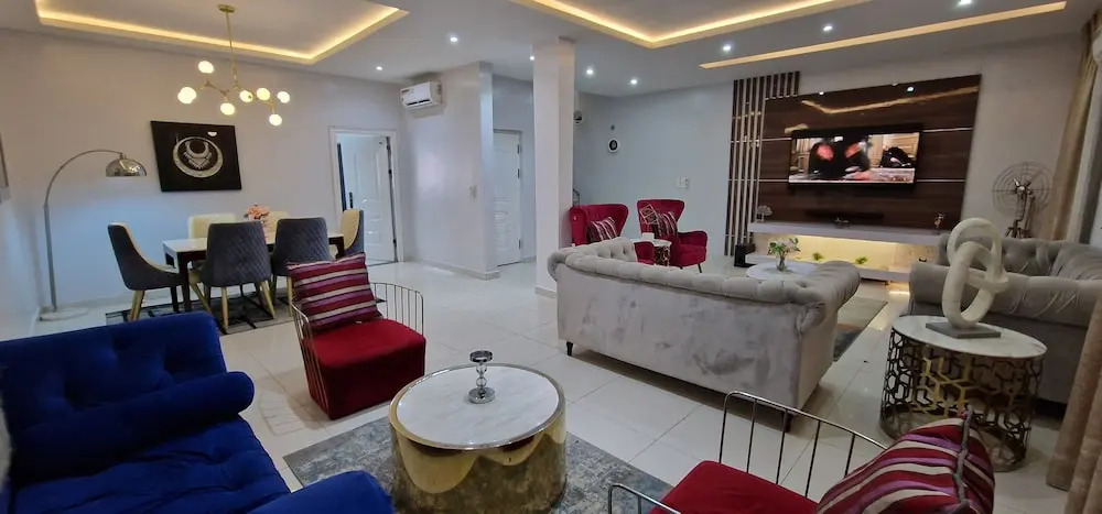 Luxury 3-bed House in Gated Estate With Pool Lekki