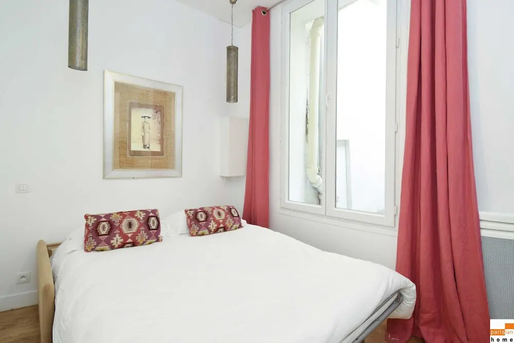 S02199 - Pretty Studio for 2 People in the Heart of the Montorgueil Neighborhood