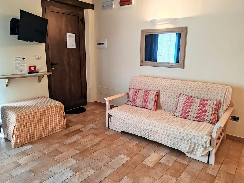 Apartment With Shared Pool