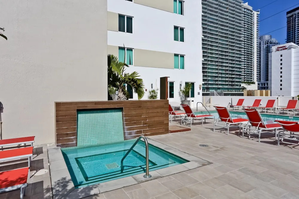 Nuovo Miami Apartments at Brickell - Downtown