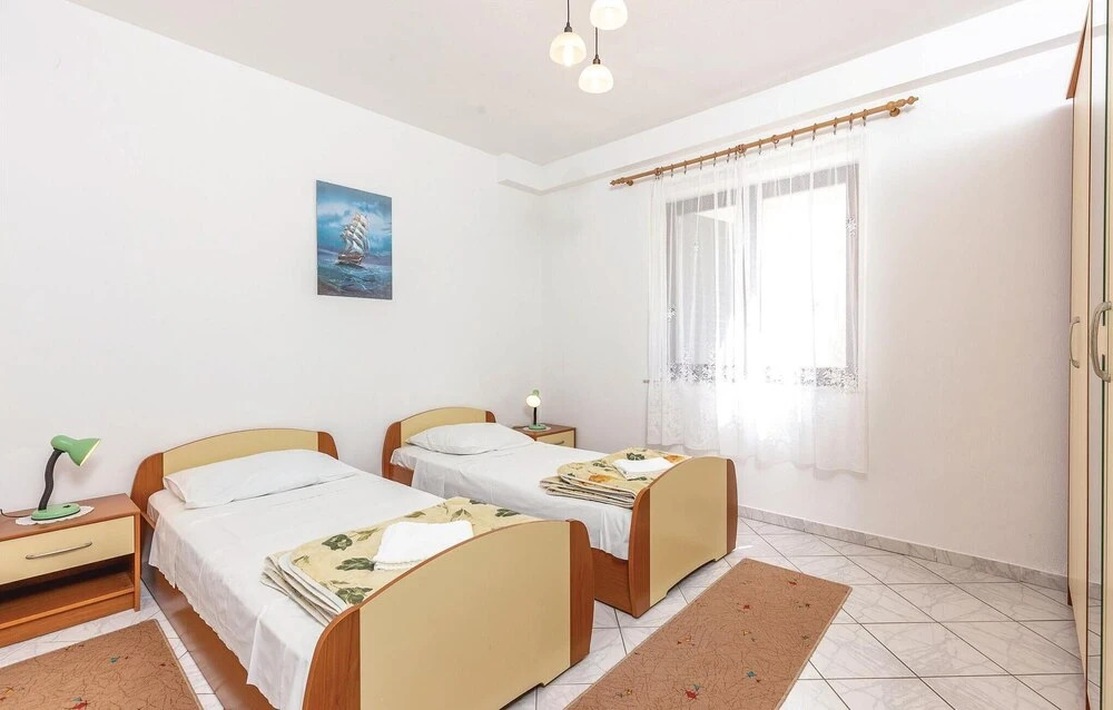 2 Bedroom Lovely Home In Novi Vinodolski