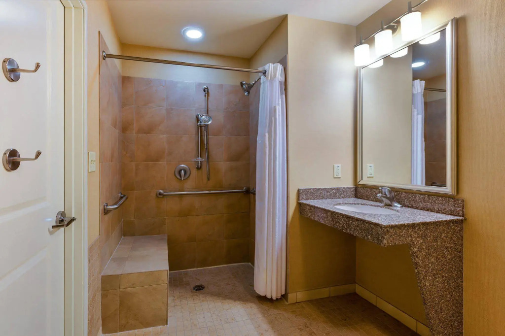 Holiday Inn Express and Suites Alpine by IHG