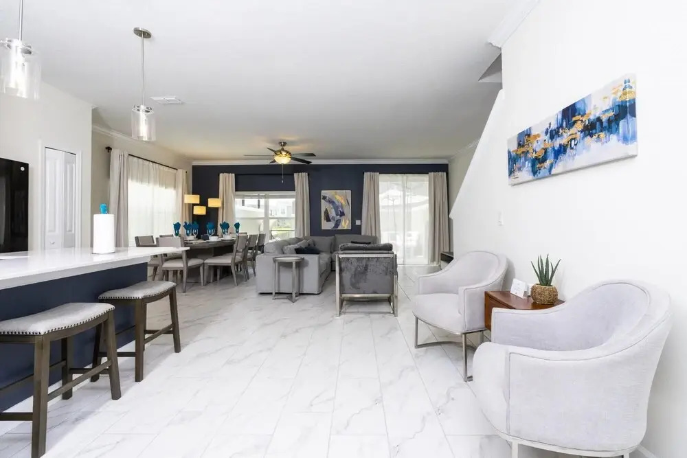 Luxurious Family-friendly 5 Bd 12 Guests w Screened Pool Close to Disney