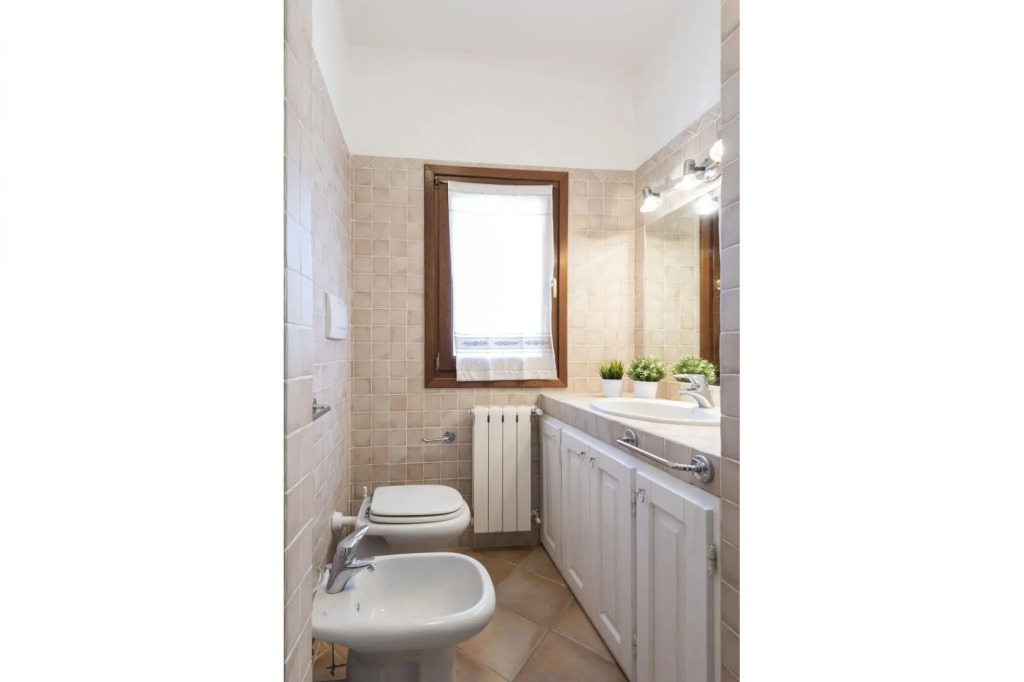 Villetta has two levels with beautiful sea view and located in front of a small park for children an-VILLA GINEPRO