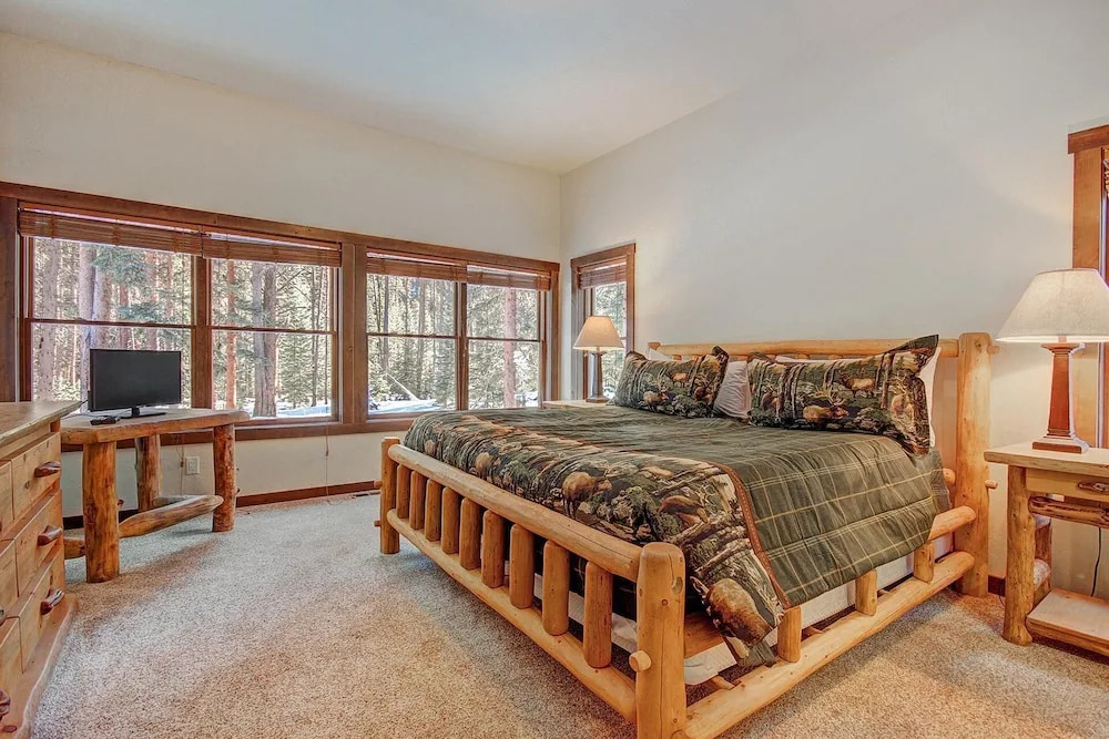 Red Mountain Lodge