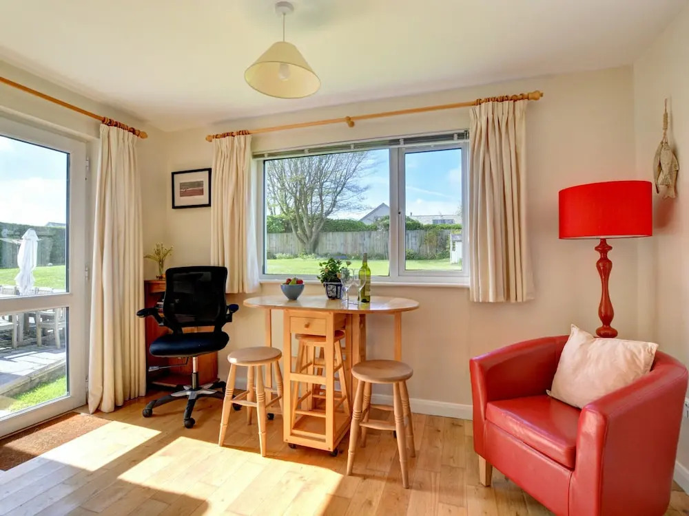 Luxurious,detached Holiday Home With Three Bathrooms and Parking