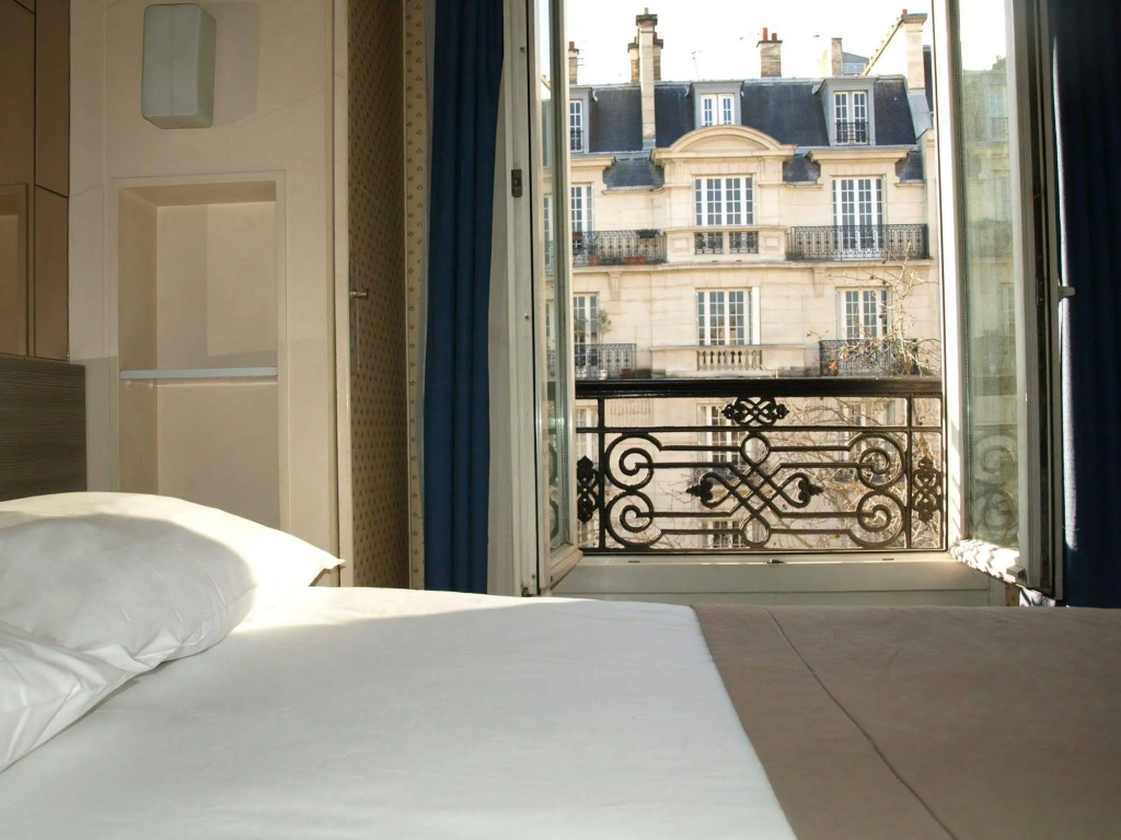 Отель Eiffel Kensington