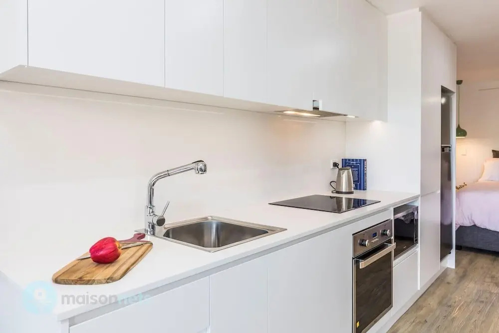Studio Apt With Balcony & Parking in Surry Hills