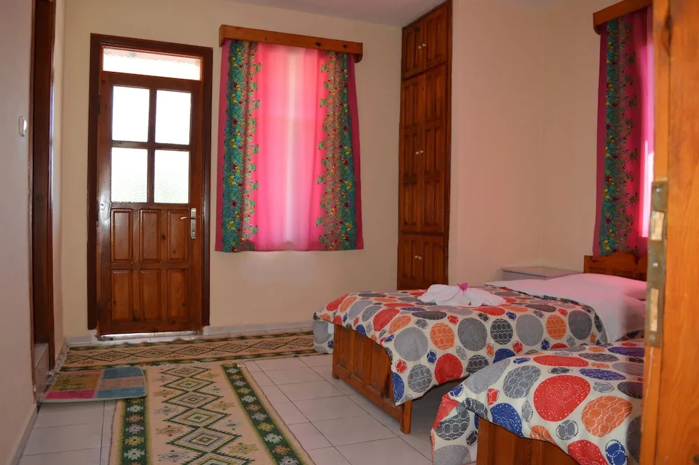 Erasmus Apart Hotel