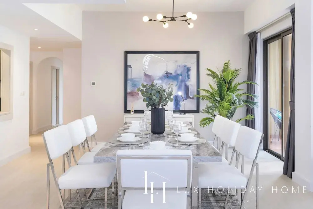 LUX  The Luxurious Central JBR Suite