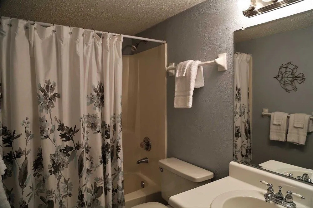 Harbor House B17 2 Bedrooms 2 Bathrooms Condo