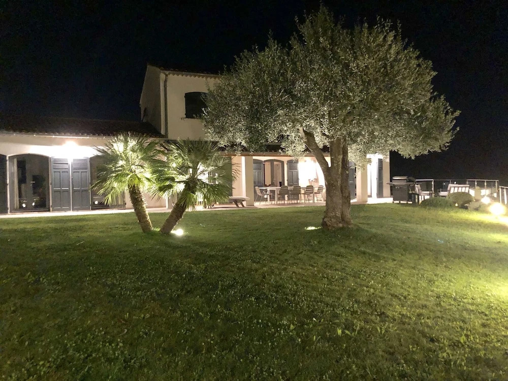 Uxurious Villa in Fréjus With Heated Pool & Panoramic View