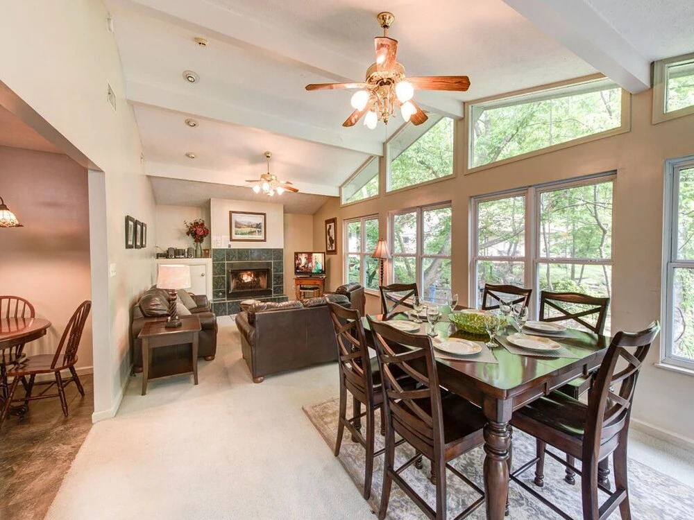 River Cottage 3 Bedroom Downtown Home with Hot Tub