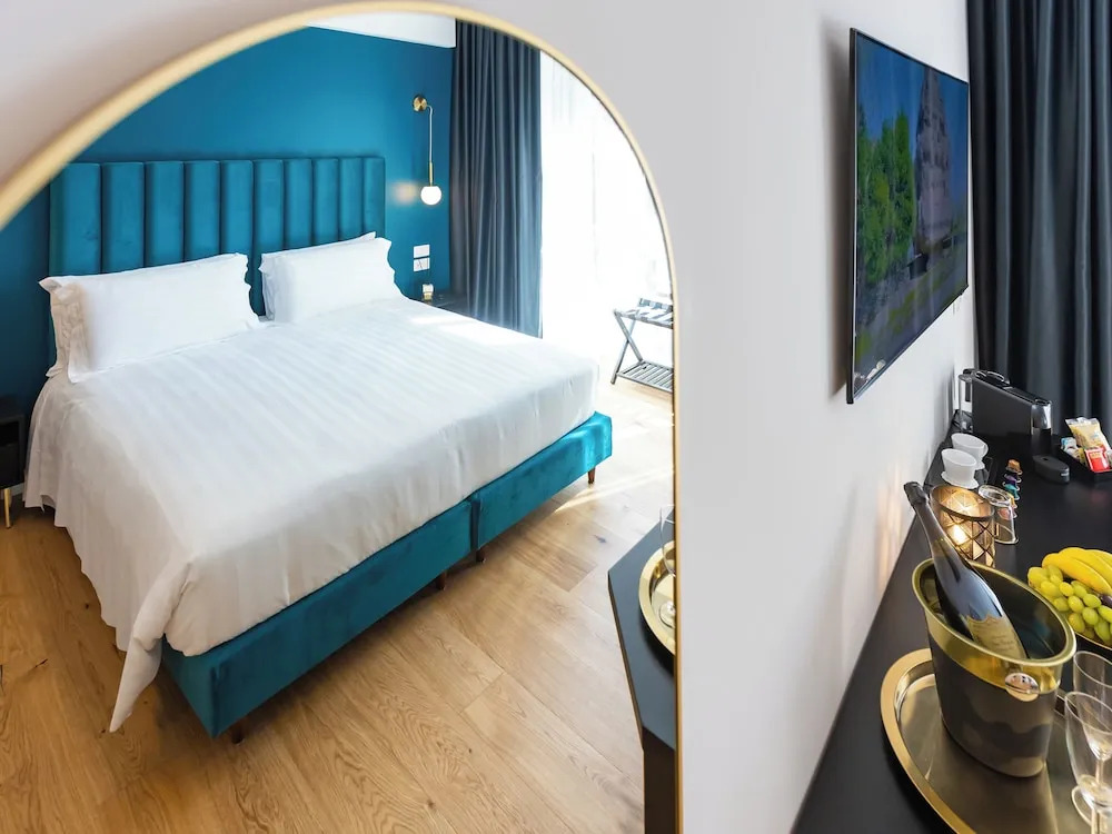 Regola Luxury Relais