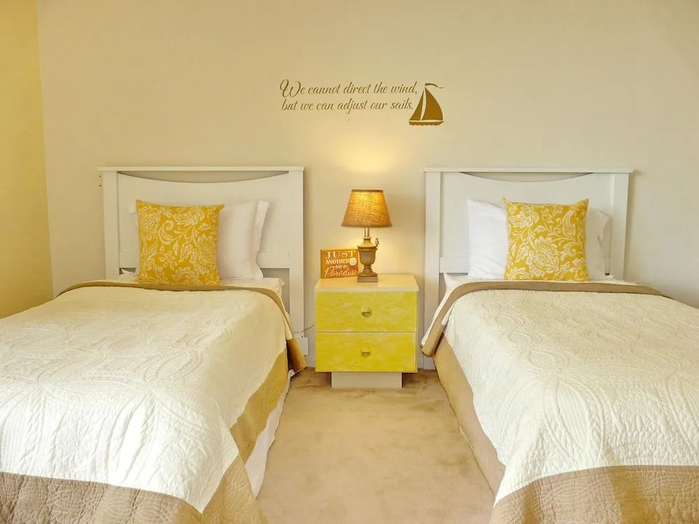South Seas Tower 4-309