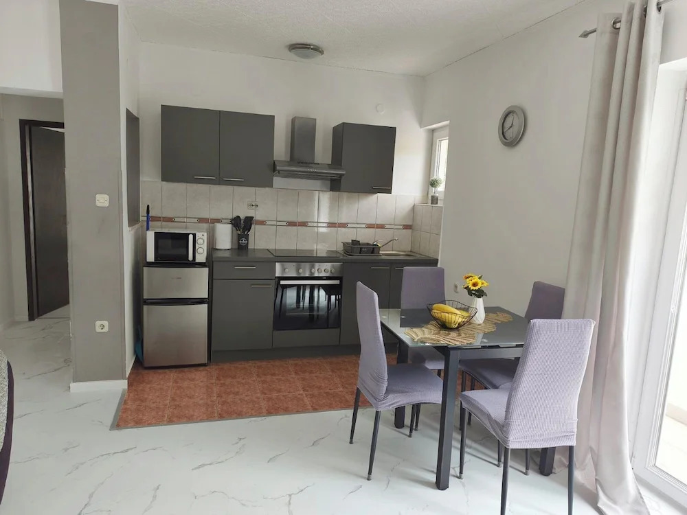 Apartments Luka