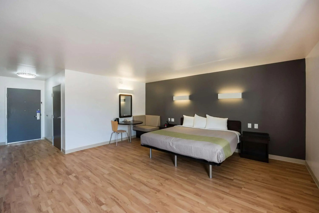 Studio 6 Mccarran, NV - Sparks - Tahoe - Reno Industrial Center