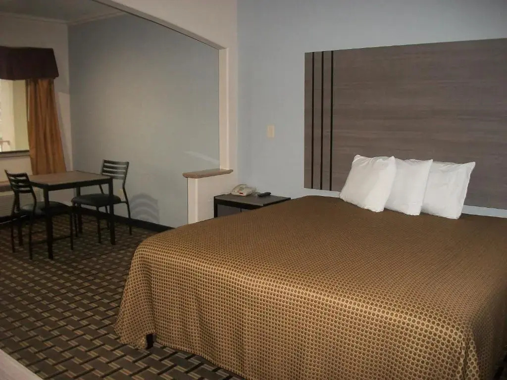 Woodland Inn and Suites