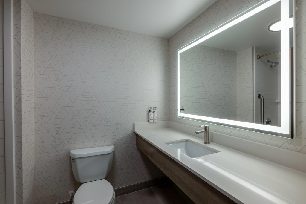 Holiday Inn Express Rochester South - Mayo Area by IHG