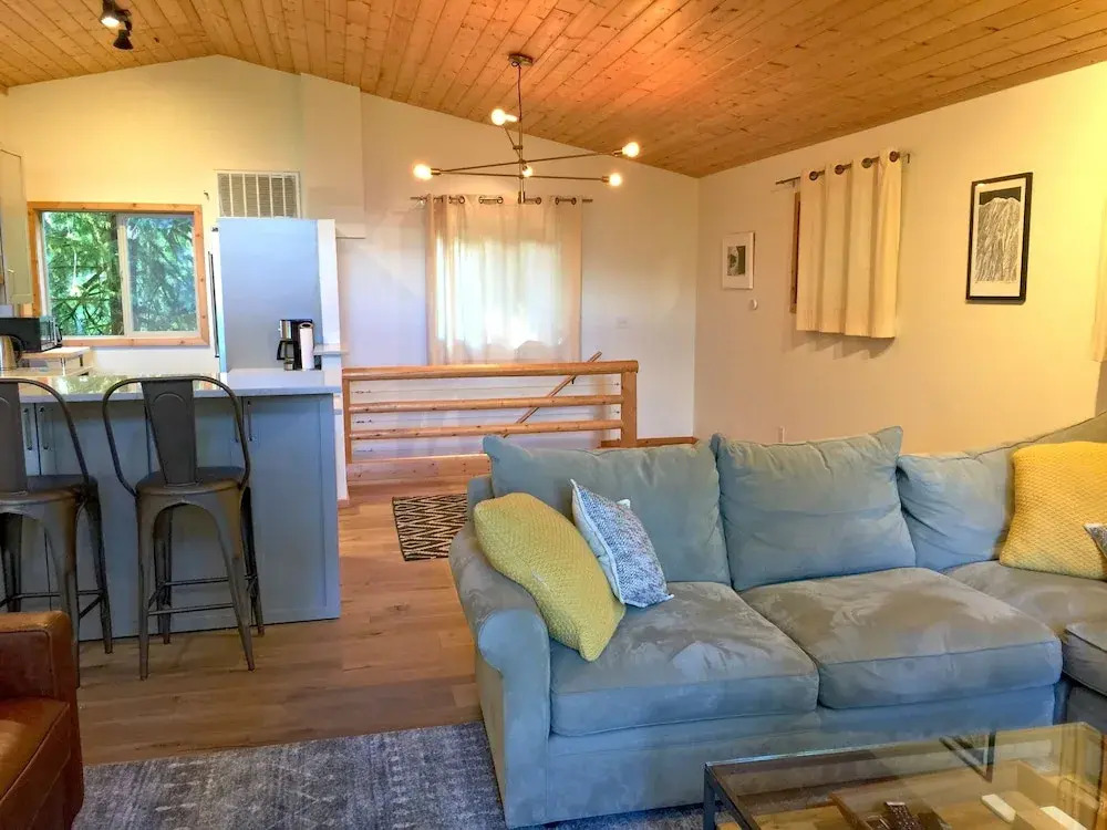Cabin 54 - A Nostalgic and Rustic Mountain Retreat