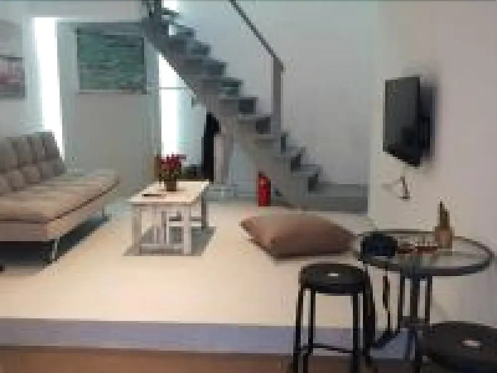 Beautiful Garden Apartment